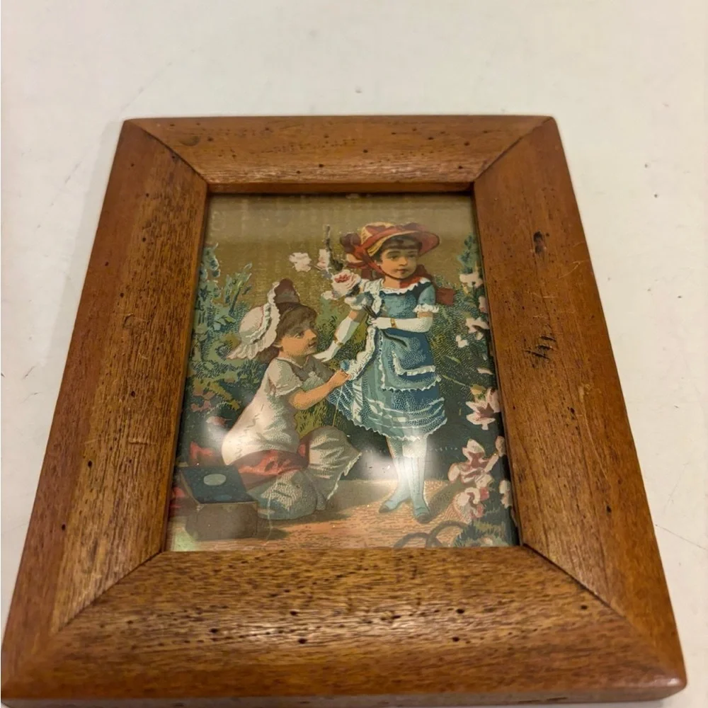 Small vintage picture wall decor